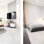 Househost Smolensk Elegant Ac Lift Security Apartman