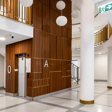 Househost Smolensk Elegant Ac Lift Security Apartman