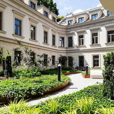 Lägenhet Househost Smolensk Elegant Ac Lift Security Kraków