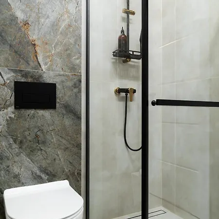 Househost Smolensk Elegant Ac Lift Security *